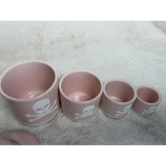 Pink Ceramic Skull & Crossbones Measuring Cup Set – Gothic Kitchen Decor​ - Picture 4 of 9
